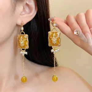 Vintage style gold flower earrings with pearls and yellow beads for women fashion
