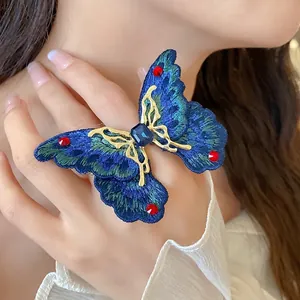 Anello Aperto a Farfalla Ricamato in Stile Coreano Elegante con Strass Intarsiati in Lega di Tessuto Regolabile per Dito Indice Gioielli da Donna