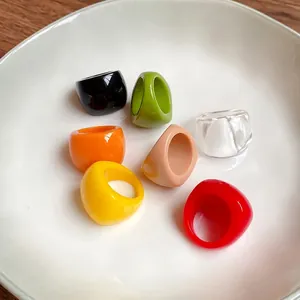 Anello Ovale in Resina Spessa Minimalista da Donna Colorato Trasparente Nero Rosso Geometrico Anello da Dito Gioielli di Moda Regalo