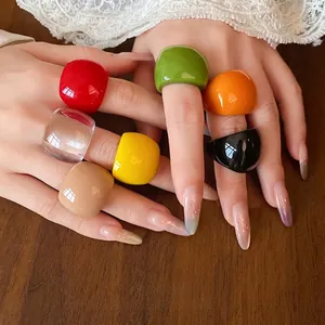 Set di anelli ovali in resina colorata per donna, gioielli di moda minimalisti ed eleganti