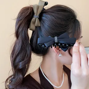 Barrette Nœud en Satin Avec Strass Exquis Mode Tissu Pince Twist pour Femmes Design de Niche Accessoires de Coiffure