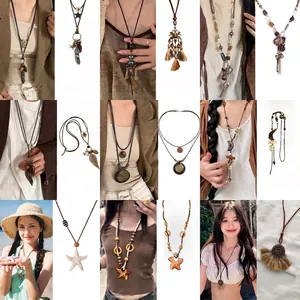 New Chinese Style Retro Ethnic Necklace For Women Alloy Wood Bead Tassel Flower Butterfly Feather Pendant Bohemian Clavicle Chain Jewelry Gift