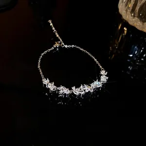 Elegant water drop cubic zirconia chain necklace with sparkling leaf pattern design