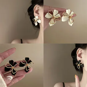 French Vintage Alloy Flower Stud Earrings With 925 Sterling Silver Earring Post For Women Elegant Floral Jewelry Accessory