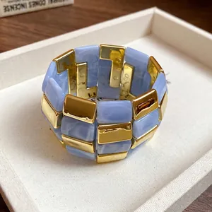 Bracciale in acrilico con patchwork quadrato blu chiaro e oro per donna