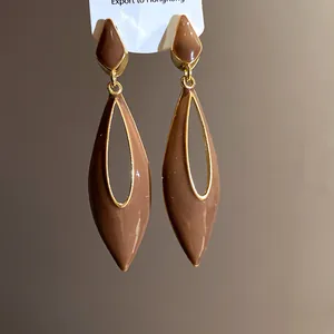 Vintage Maillard brown enamel hollow waterdrop dangle earrings with elegant gold-tone edges