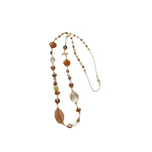 Collana lunga etnica vintage con perle irregolari in agata e giada bianca per maglioni.