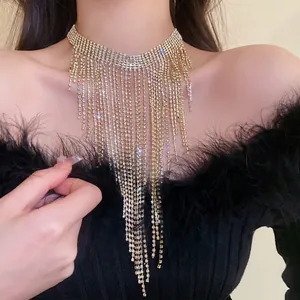 Elegante girocollo a strati con nappe di strass per donna con cristalli brillanti