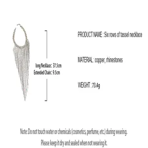 Dettagli del prodotto con specifiche e materiale della collana con nappine di strass a sei file.
