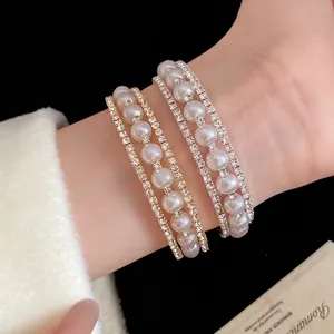 Elegante Bracciale Rigido Aperto a Tre Strati per Donna Perla Artificiale Strass Lusso Oro Argento Placcato Gioielli di Moda