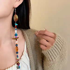 Orecchini lunghi pendenti stile bohémien con pietre naturali colorate e perline fatte a mano