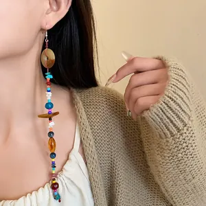 Orecchini a pendente boho vibranti con pietre naturali colorate e perline da donna