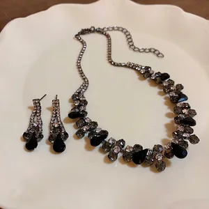 Elegant water drop black rhinestone necklace and earrings jewelry set for women stylish