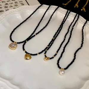Collier Pendentif Coeur Minimaliste Ras du Cou Perles Artificielles Bijoux en Alliage Cristal Artificiel pour Femmes Cadeau