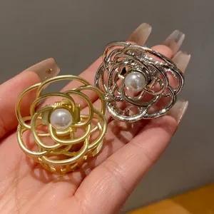 Eleganti mollette per capelli in metallo oro e argento con design a fiore e perla