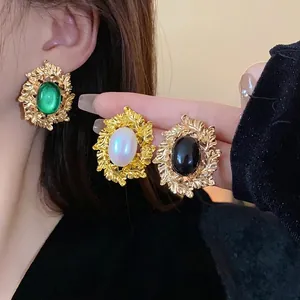 Vintage Alloy Leaf Oval Stud Earrings With Silver Post Gold Plated Artificial Pearl Resin Inlaid Baroque Style Women Jewelry