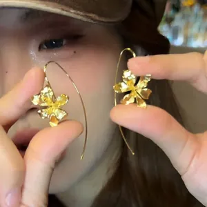 Vintage Palace Style Iris Flower Hook Earrings For Women Elegant Gold Silver Plated Alloy Rhinestone Dangle Earrings Fashion Jewelry