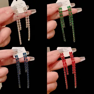 Orecchini Pendenti Lunghi con Nappa e Zirconia per Donna Orecchini in Rame di Lusso con Perno in Argento Sterling 925