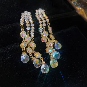 Elegante böhmische bunte Kristall-Quasten-Ohrringe mit irisierenden Glasperlen für Damen
