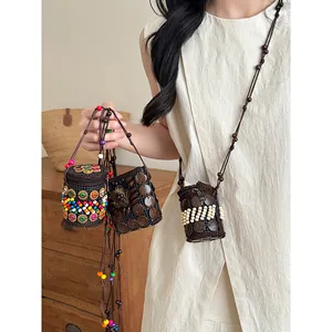 Collar de Colgante de Mini Bolso de Cáscara de Coco Tejido a Mano Estilo Étnico Bohemio Cadena Larga de Suéter Vintage para Mujer