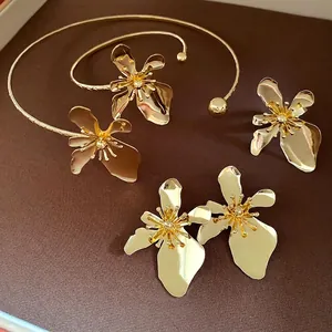 Elegant gold-tone metal flower necklace and earring set for women
