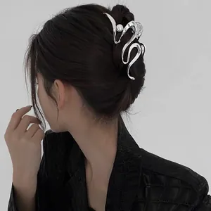 Silver geometric metal hair claw clip with pearl, minimalist fashion style for women