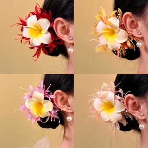 Eleganter Stoff Frangipani Blume Haarklammer Süße Handgefertigte Blumen Entenschnabel-Clip Für Damen Urlaub Strand Reise Haarschmuck