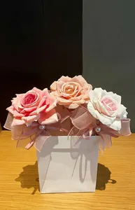 Eleganter künstlicher Rosen-Kugelschreiber als Geschenkset mit Perlen und Netz