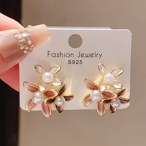 Retro 18K gold plated flower earrings with faux pearls and S925 silver needles