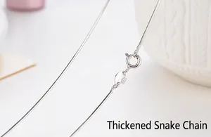 Detaillierte Ansicht einer 925er Silber Schlangenkette mit Verschluss und S925-Gravur