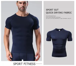 Detailansicht eines Kompressions-Sportshirts für Herren aus schnelltrocknendem Stoff