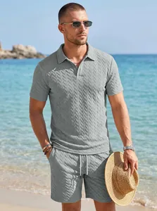 Ensemble polo et short en jacquard gris pour hommes avec motif en tricot zigzag détaillé