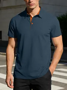Vue détaillée d'un polo décontracté pour homme avec texture bleue et col orange
