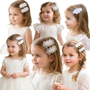 Pinzas para el pelo de flores de encaje bordado blanco con perlas para bautizos