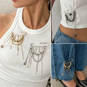 Broche Épingle à Nourrice Avec Chaînes à Pampilles Multicouches Punk Alliage Strass Cœur Perle Épingle pour Costumes Pantalons Décoration