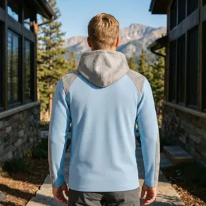 Vue arrière d'un sweat à capuche homme en maille gaufrée bleu clair et gris sport