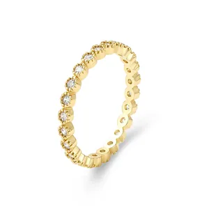 Elegant S925 sterling silver gold eternity ring with round cubic zirconia inlay