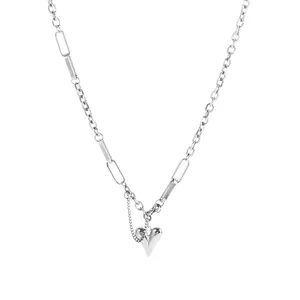 Elegant minimalist silver titanium steel heart pendant necklace for women's daily fashion