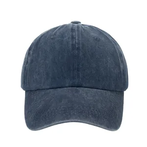 Vorderansicht einer gewaschenen Denim-Baseballkappe mit Vintage-Finish.