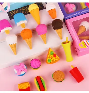 Detalle de gomas creativas con forma de comida como helados y pequeños cupcakes