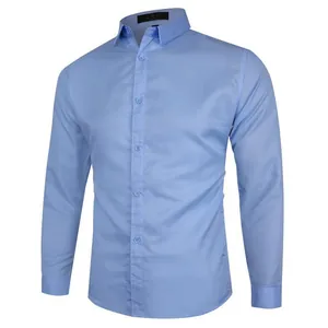 Camisa de vestir de manga larga entallada para hombre en tono azul claro profesional
