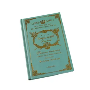 Taccuino magico A5 vintage verde acqua con stampa in oro e design a tema magico
