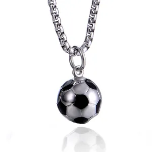 Collier avec pendentif ballon de football 3D en acier inoxydable pour les sportifs
