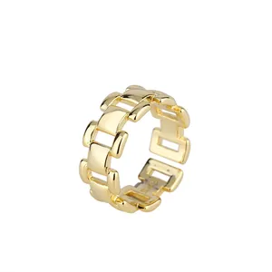 Elegant 14K gold plated chain link ring with a minimalist hollow design for women