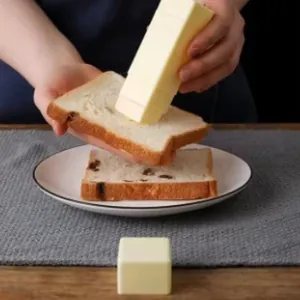 Japanese style vertical rotary butter spreader applicator for bread and baking toast
