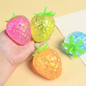 Glitzerndes Erdbeeren-Squishy-Spielzeug zum Stressabbau und sensorischen Spielen in Farben