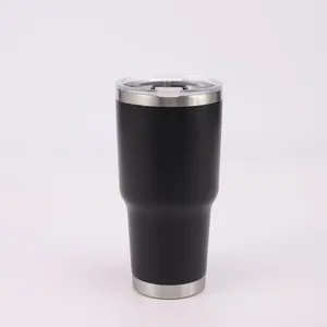 Detailed view of 30oz black stainless steel vacuum insulated tumbler with clear lid