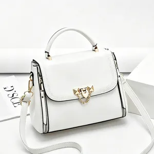 Sac À Bandoulière En Cuir PU Pour Femmes Avec Chaîne Dorée Et Boucle Métallique Petit Sac Minimaliste Chic Moderne