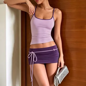 Ensemble sexy deux pièces caraco et mini-jupe moulante violet pour la mode féminine chic