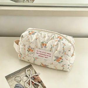 Large capacity creamy apricot floral quilted cosmetic bag for women's makeup storage